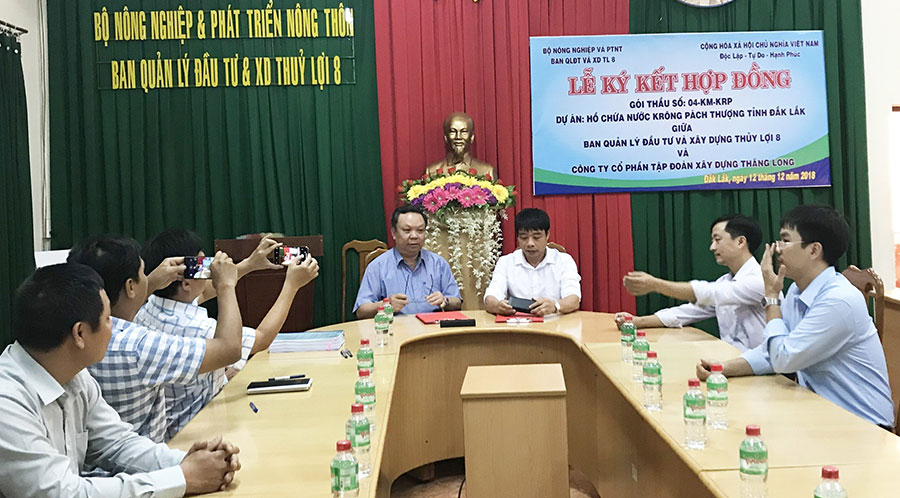 Lễ ký kết hợp đồng gói thầu số : 04-KM-KRP Dự án hồ chứa nước krông pách thượng tỉnh Đắk Lắk